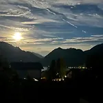 Villa Landhausvilla In Unterach am Attersee