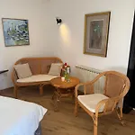 Landhausvilla In *