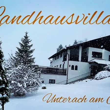 Landhausvilla In *