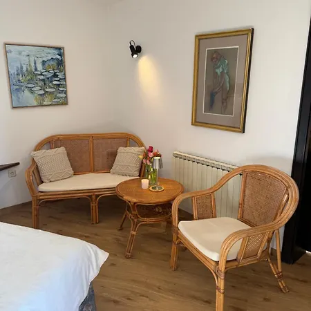 Landhausvilla In *